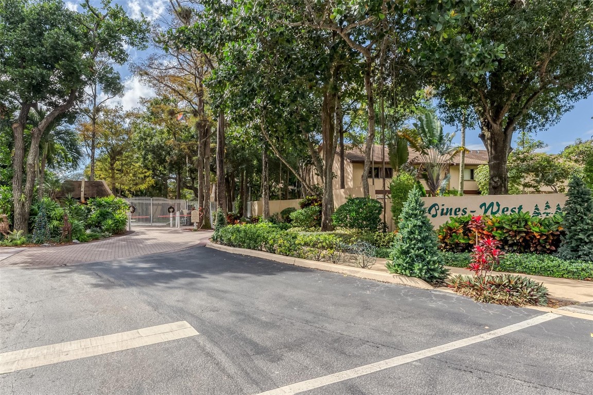 3016 S Oakland Forest Dr 2908