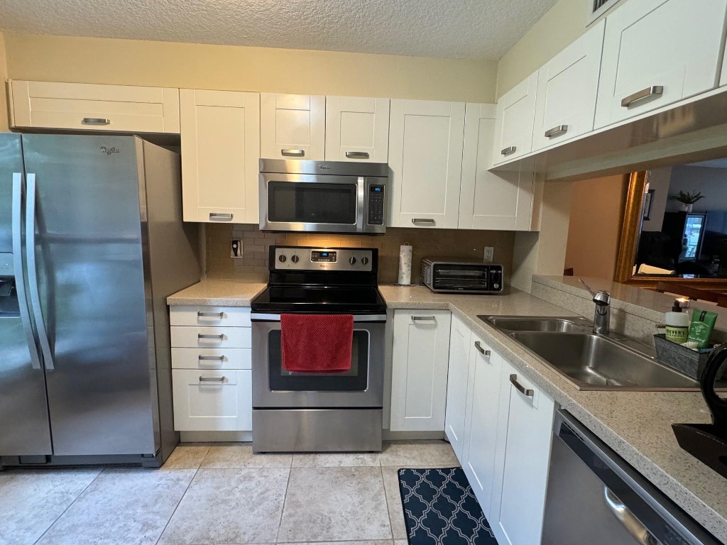 3016 S Oakland Forest Dr 2908