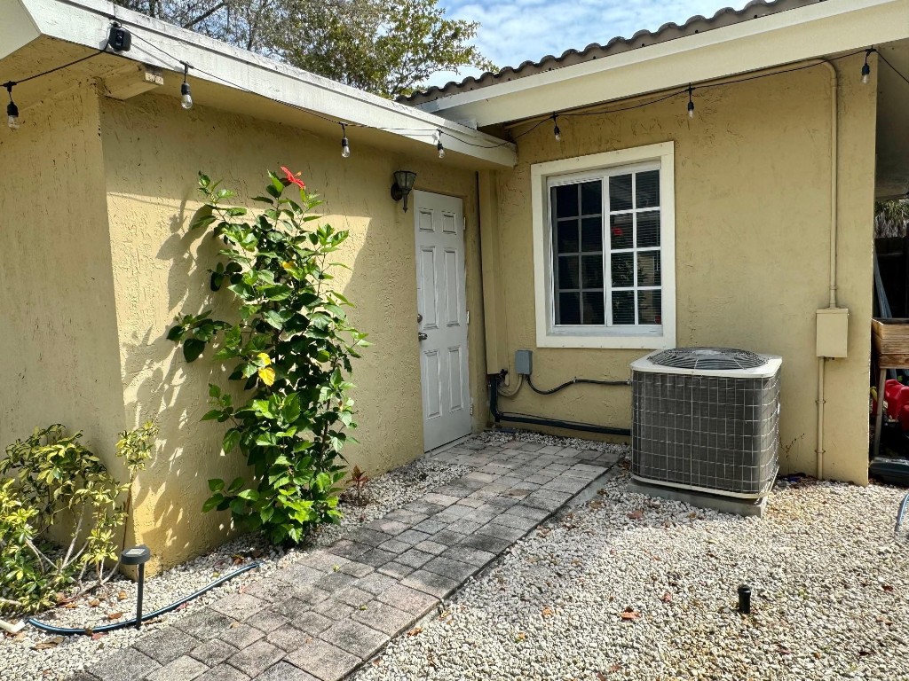 1217 NW 7th Ave Front