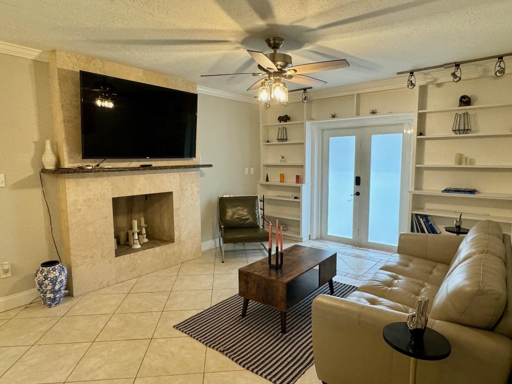 1217 NW 7th Ave Front