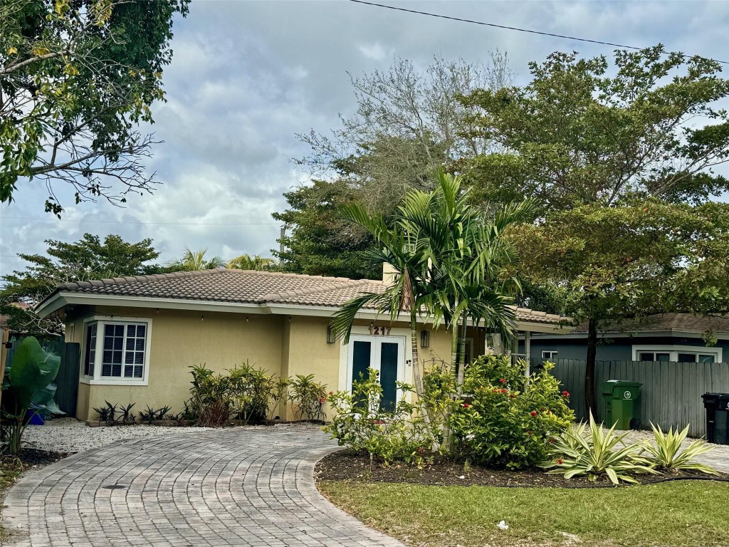 1217 NW 7th Ave Front
