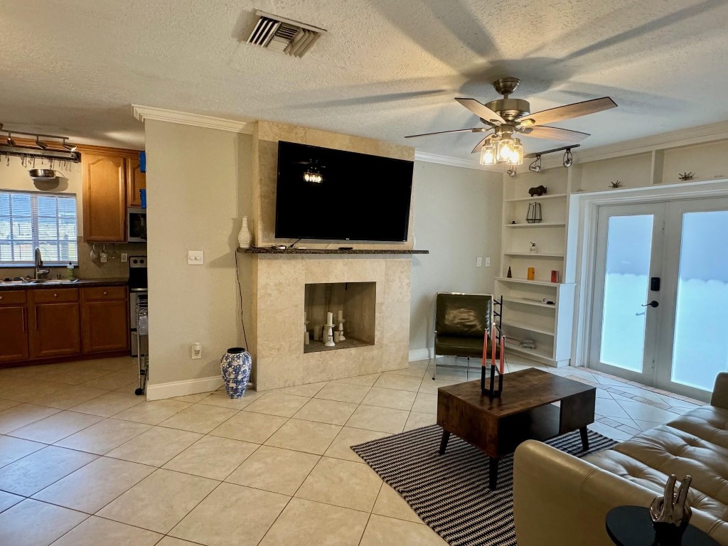 1217 NW 7th Ave Front