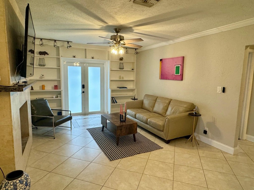 1217 NW 7th Ave Front