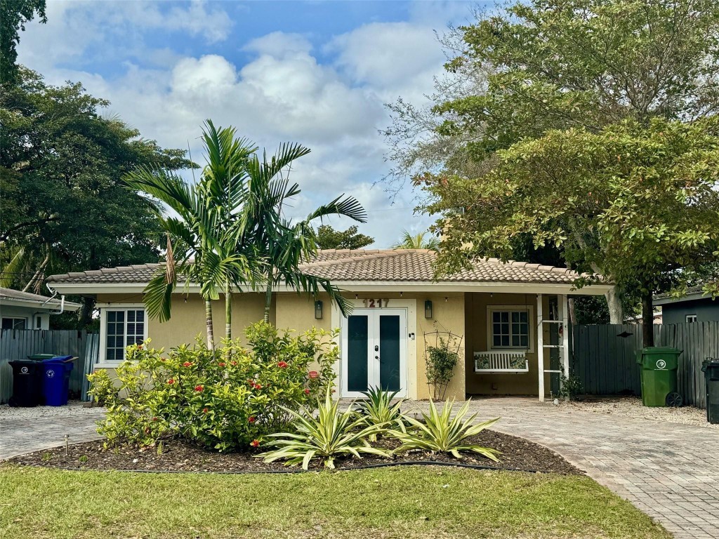 1217 NW 7th Ave Front