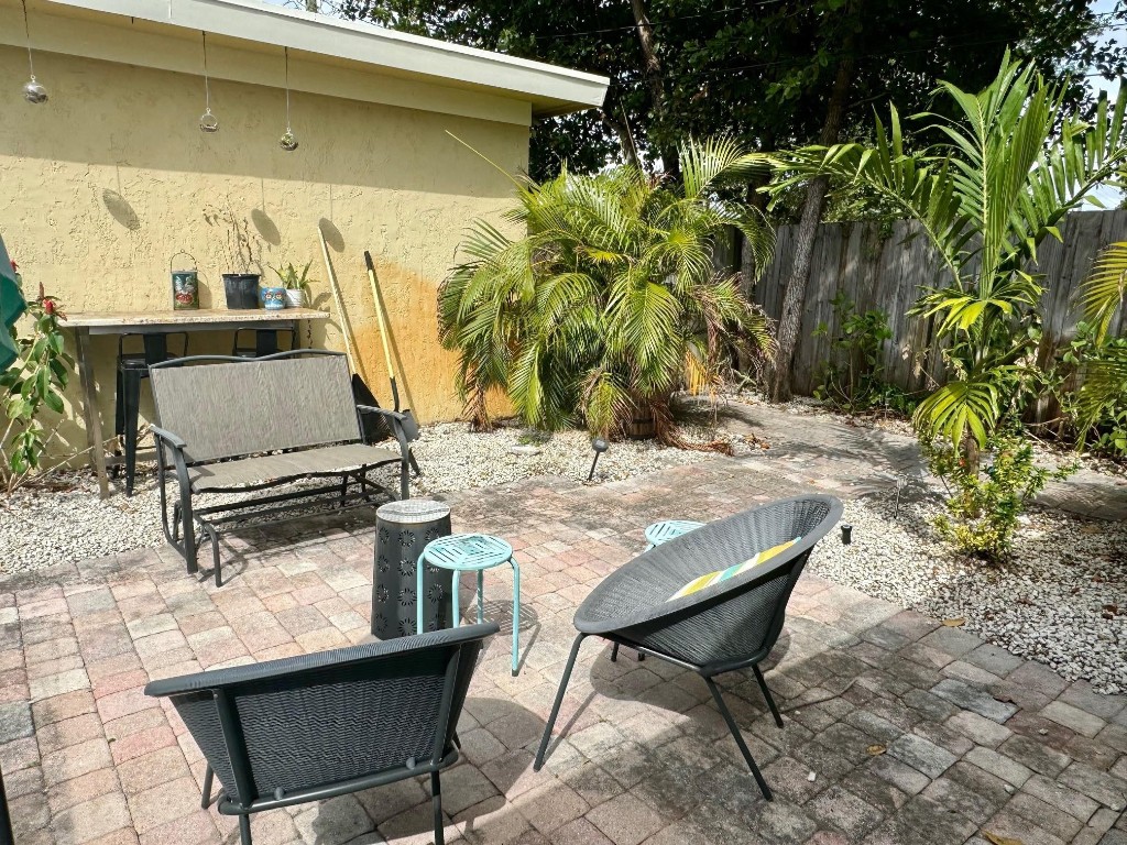 1217 NW 7th Ave Front