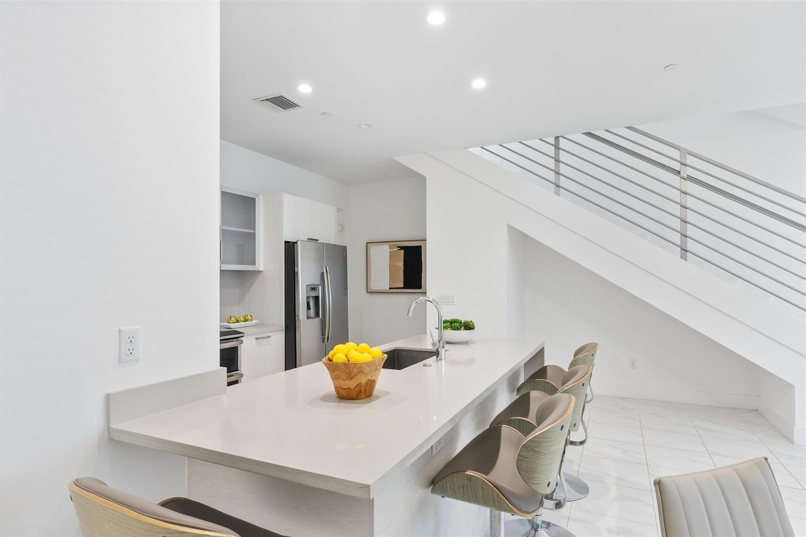 1044 NE 18th Ave 101