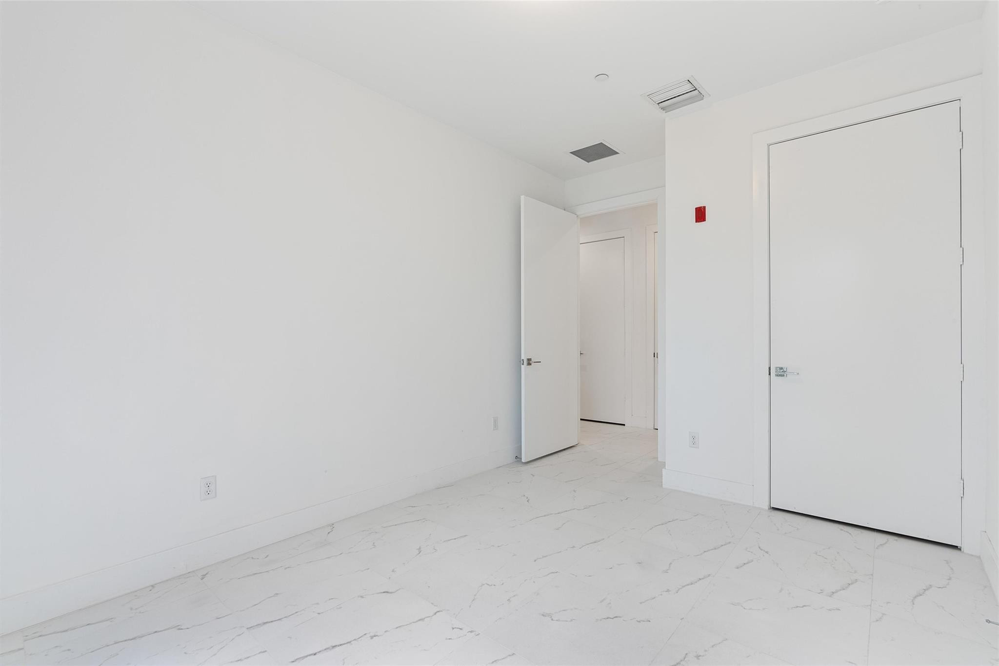 1044 NE 18th Ave 101