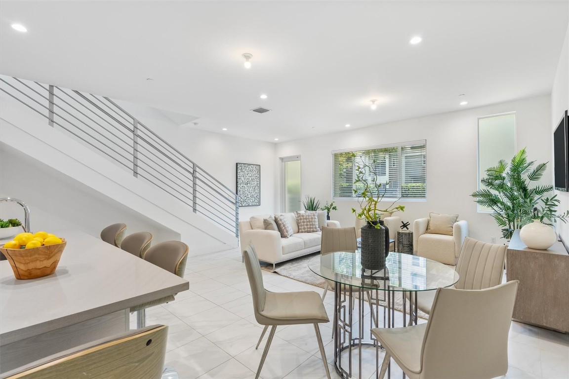 1044 NE 18th Ave 101