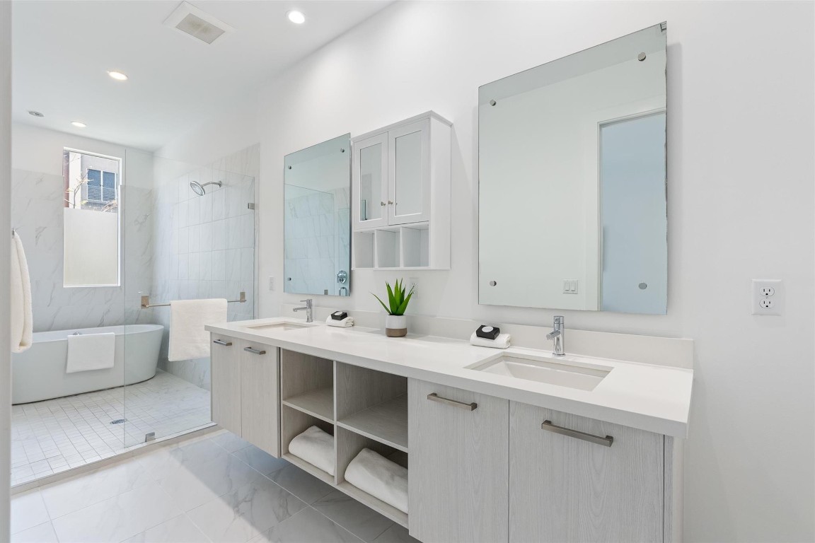 1044 NE 18th Ave 101