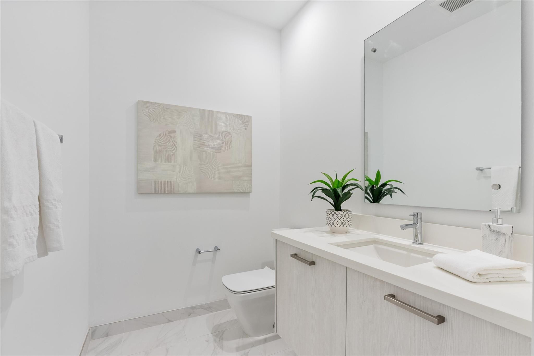 1044 NE 18th Ave 101