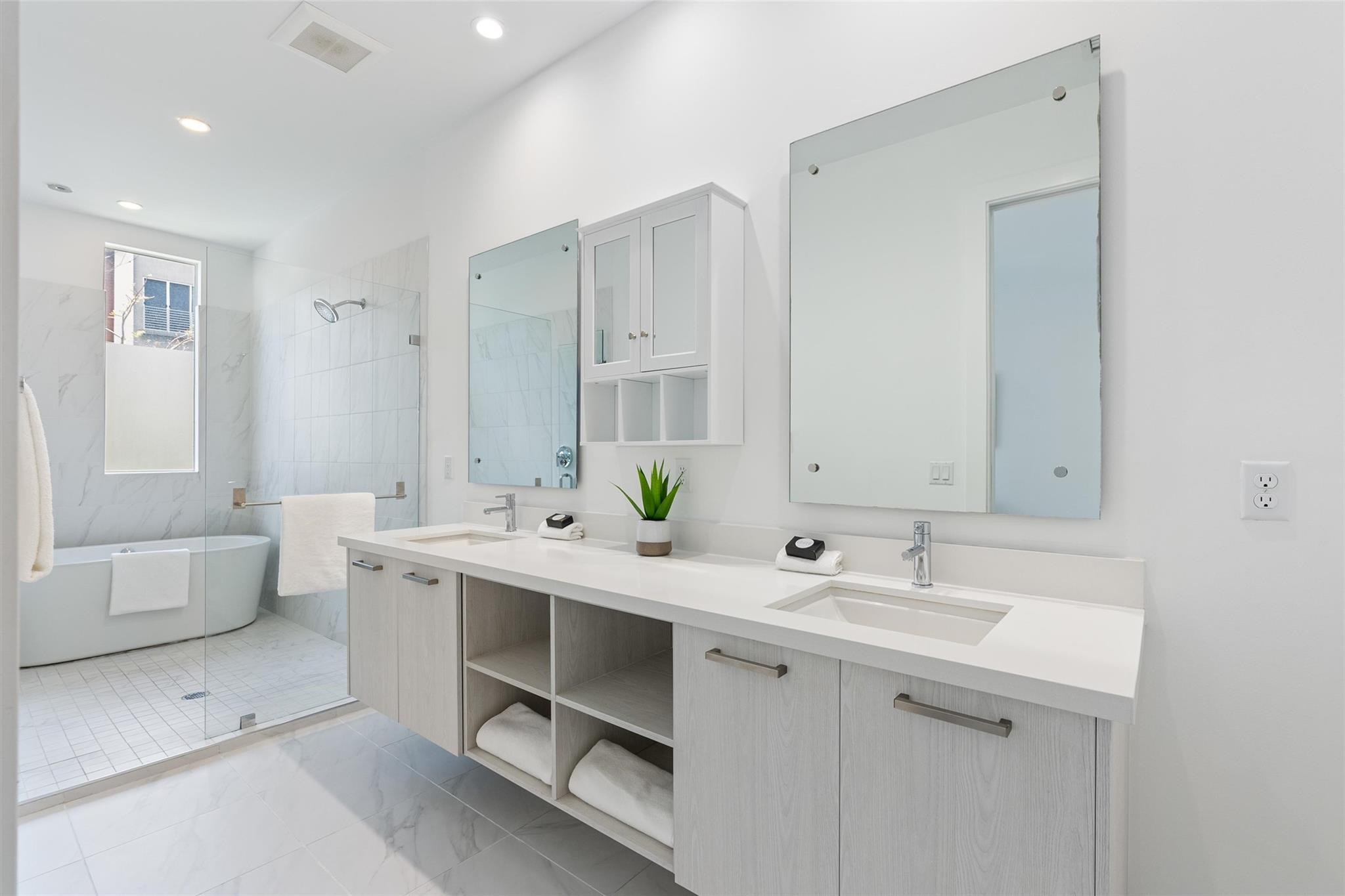 1044 NE 18th Ave 101