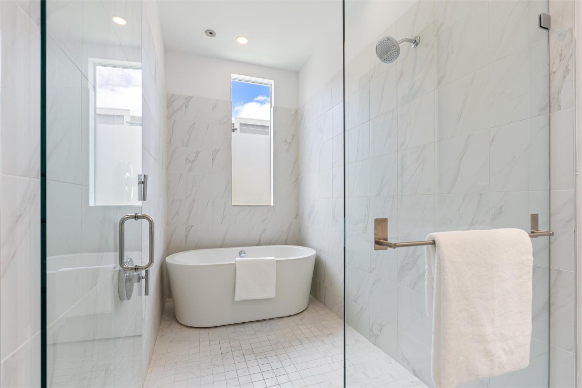 1044 NE 18th Ave 101