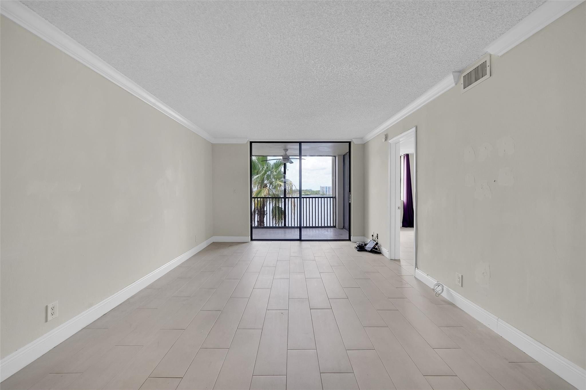 117 Lake emerald drive 407