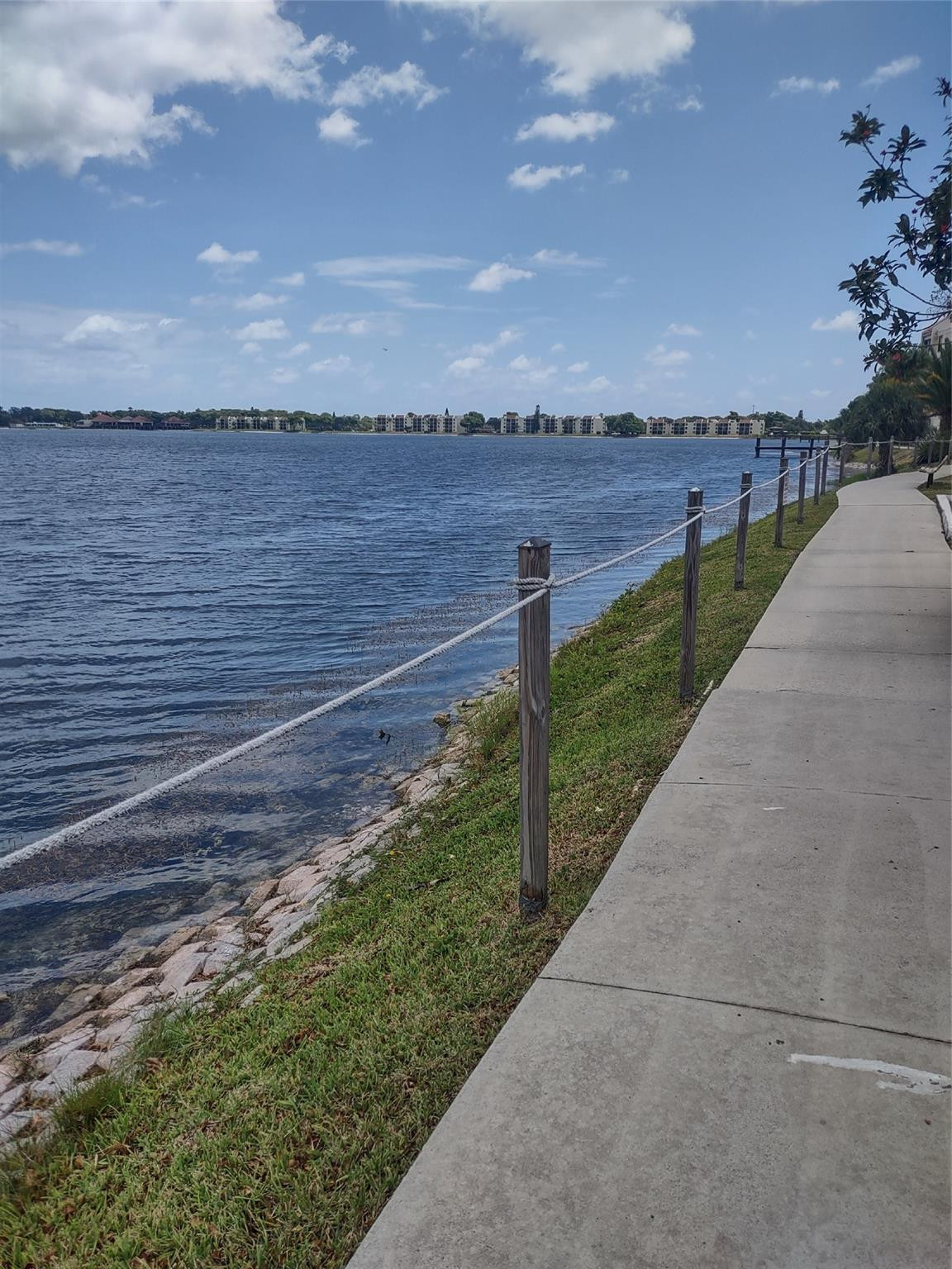 117 Lake emerald drive 407