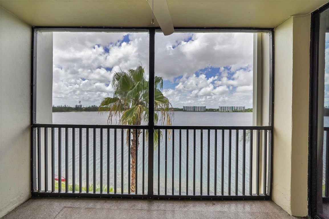 117 Lake emerald drive 407