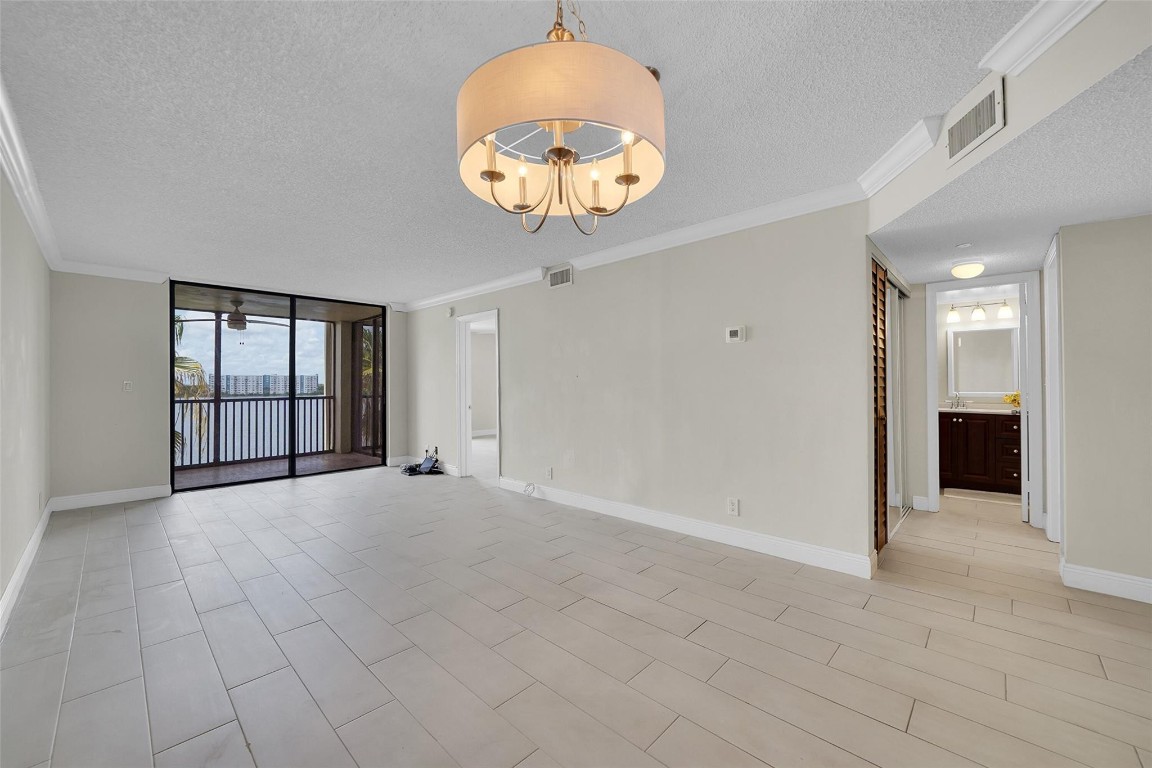 117 Lake emerald drive 407