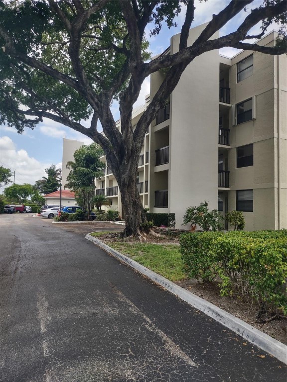 117 Lake emerald drive 407