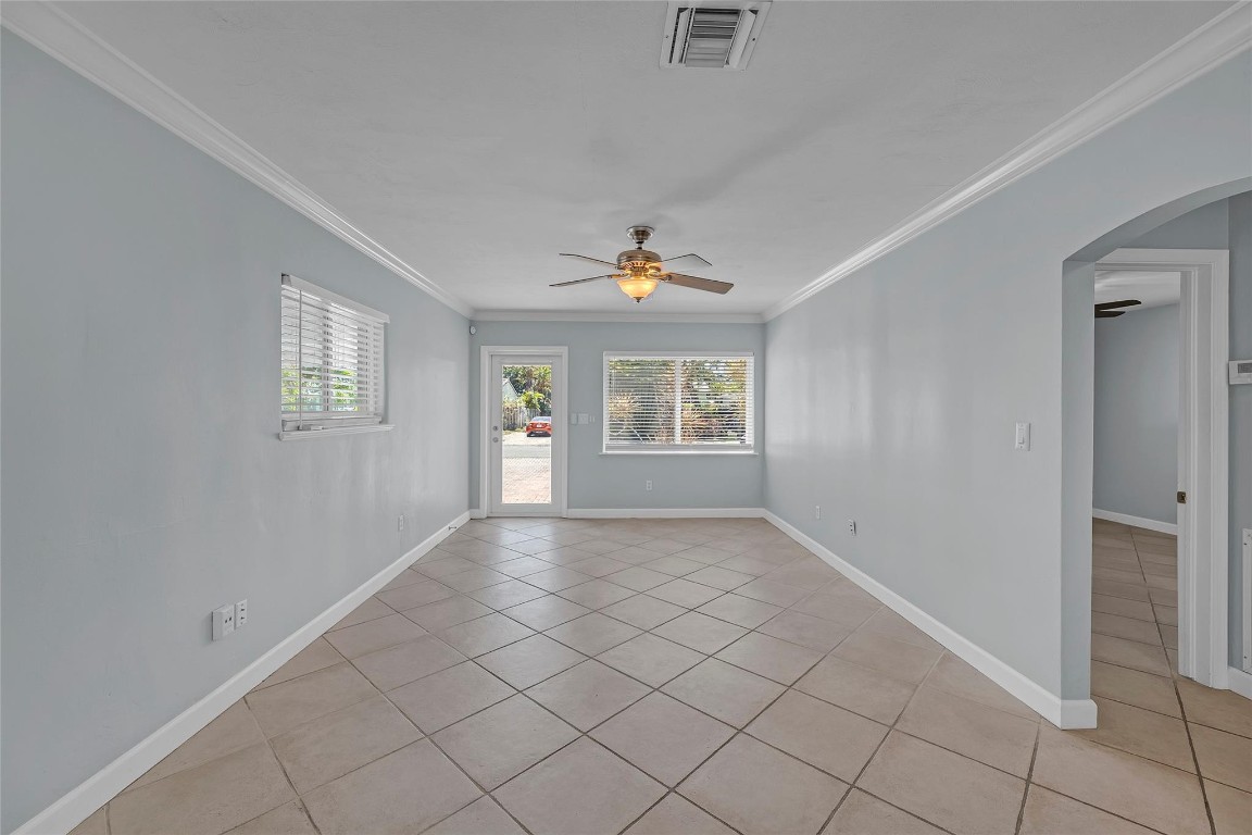 1121-1123 NE 17th Ter