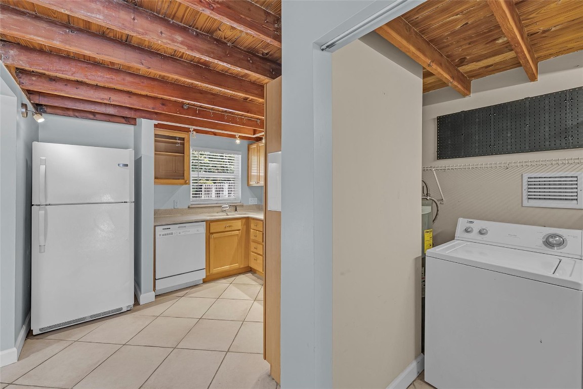 1121-1123 NE 17th Ter