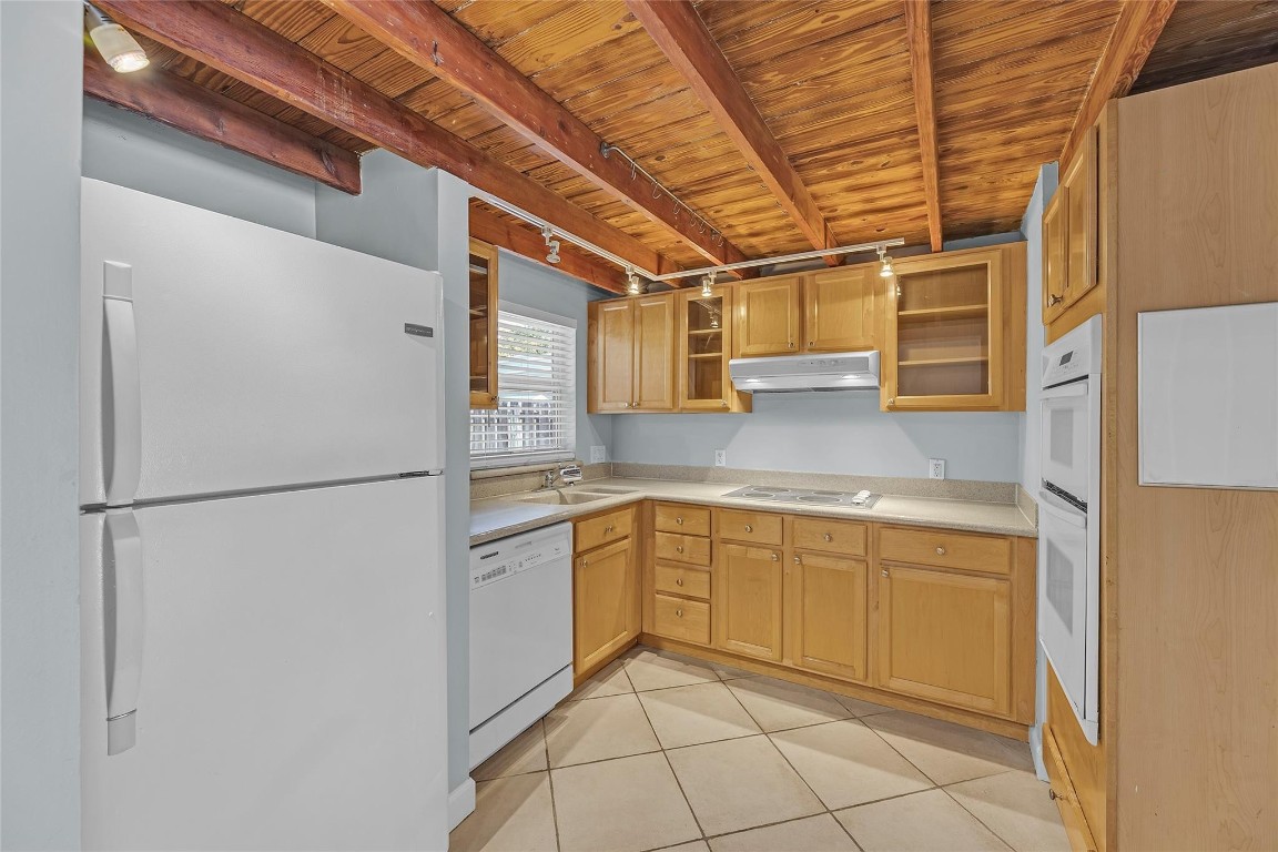 1121-1123 NE 17th Ter