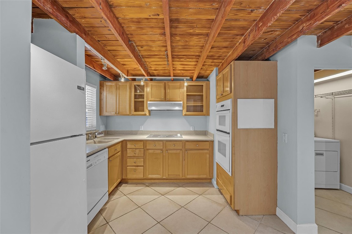 1121-1123 NE 17th Ter