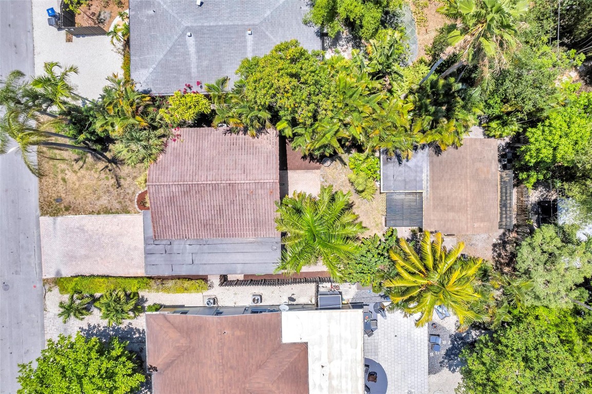 1121-1123 NE 17th Ter