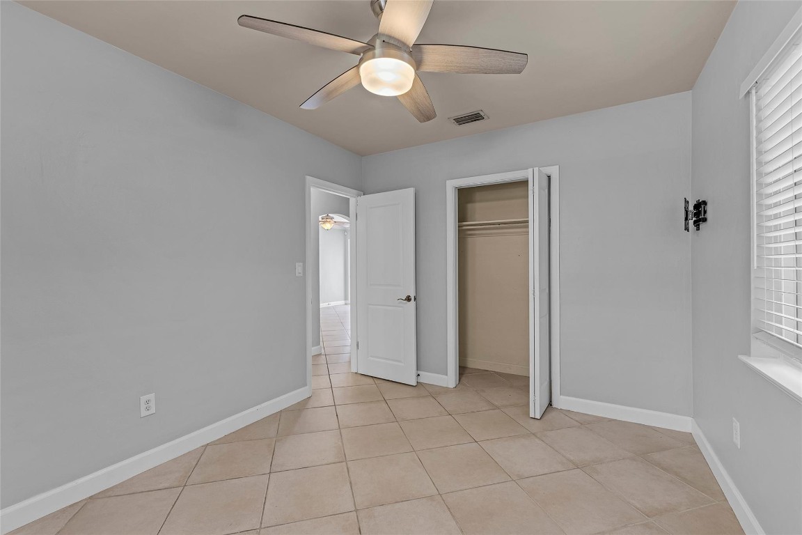 1121-1123 NE 17th Ter