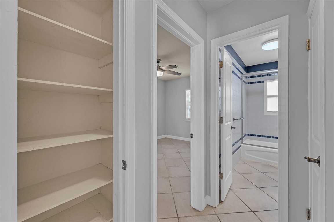 1121-1123 NE 17th Ter