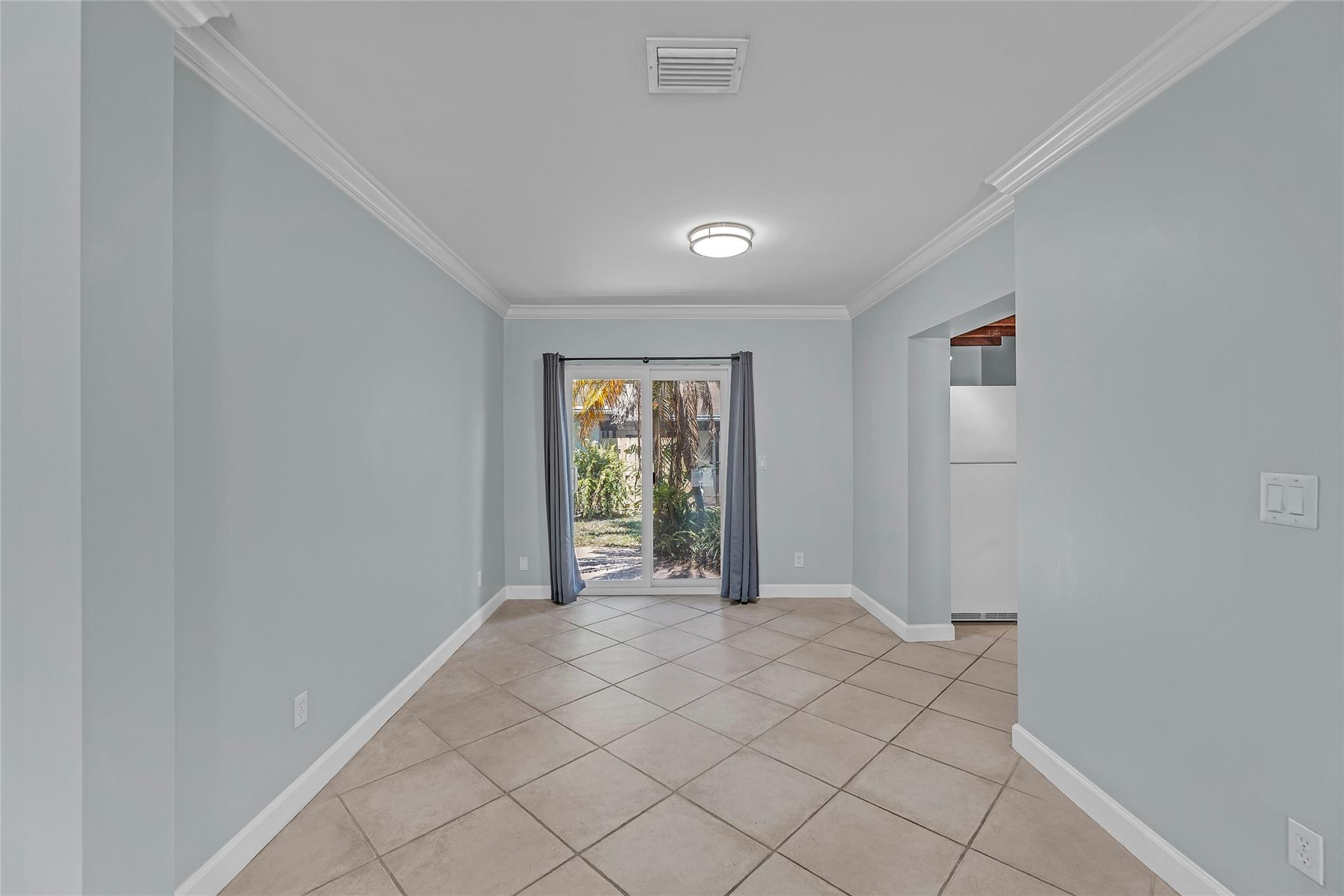 1121-1123 NE 17th Ter