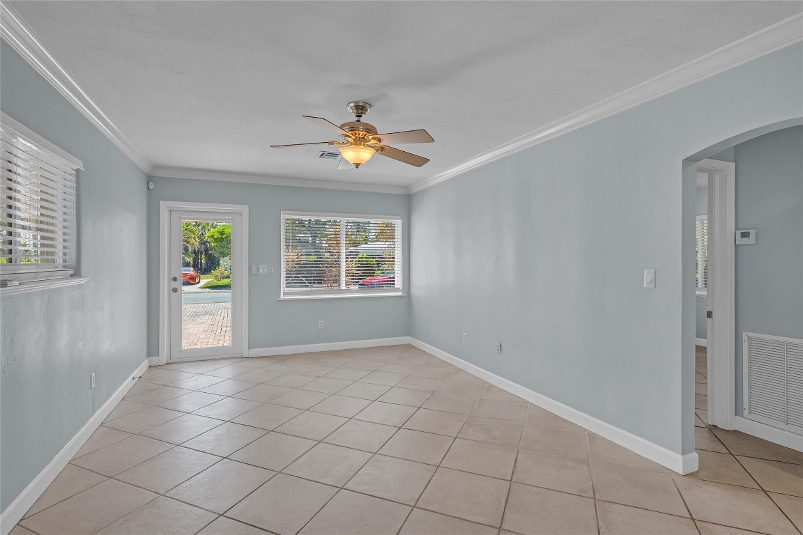 1121-1123 NE 17th Ter