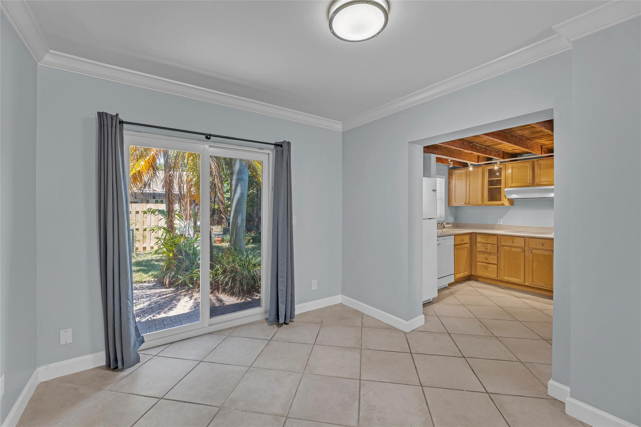 1121-1123 NE 17th Ter