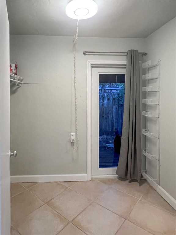 1121-1123 NE 17th Ter