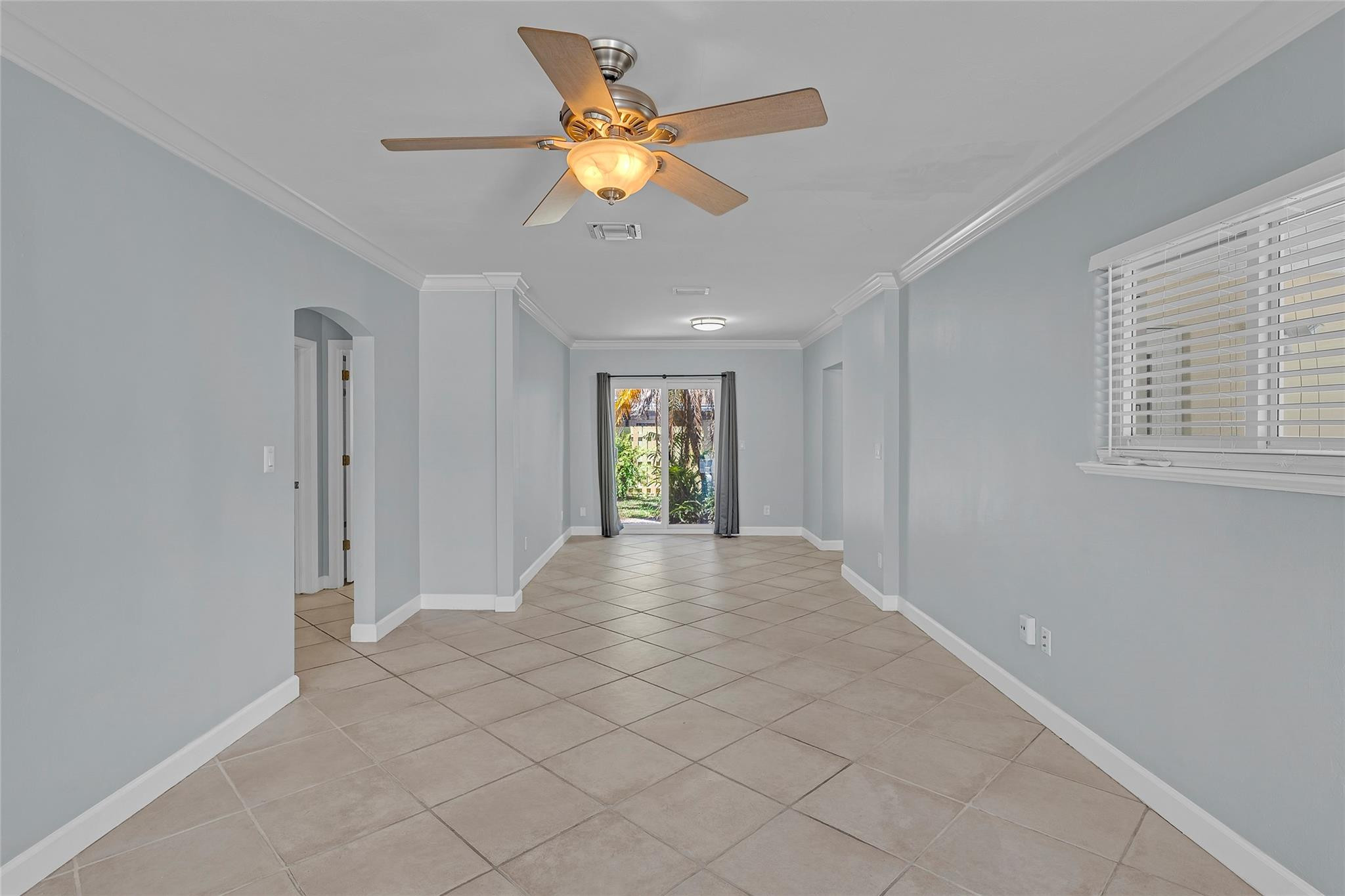 1121-1123 NE 17th Ter