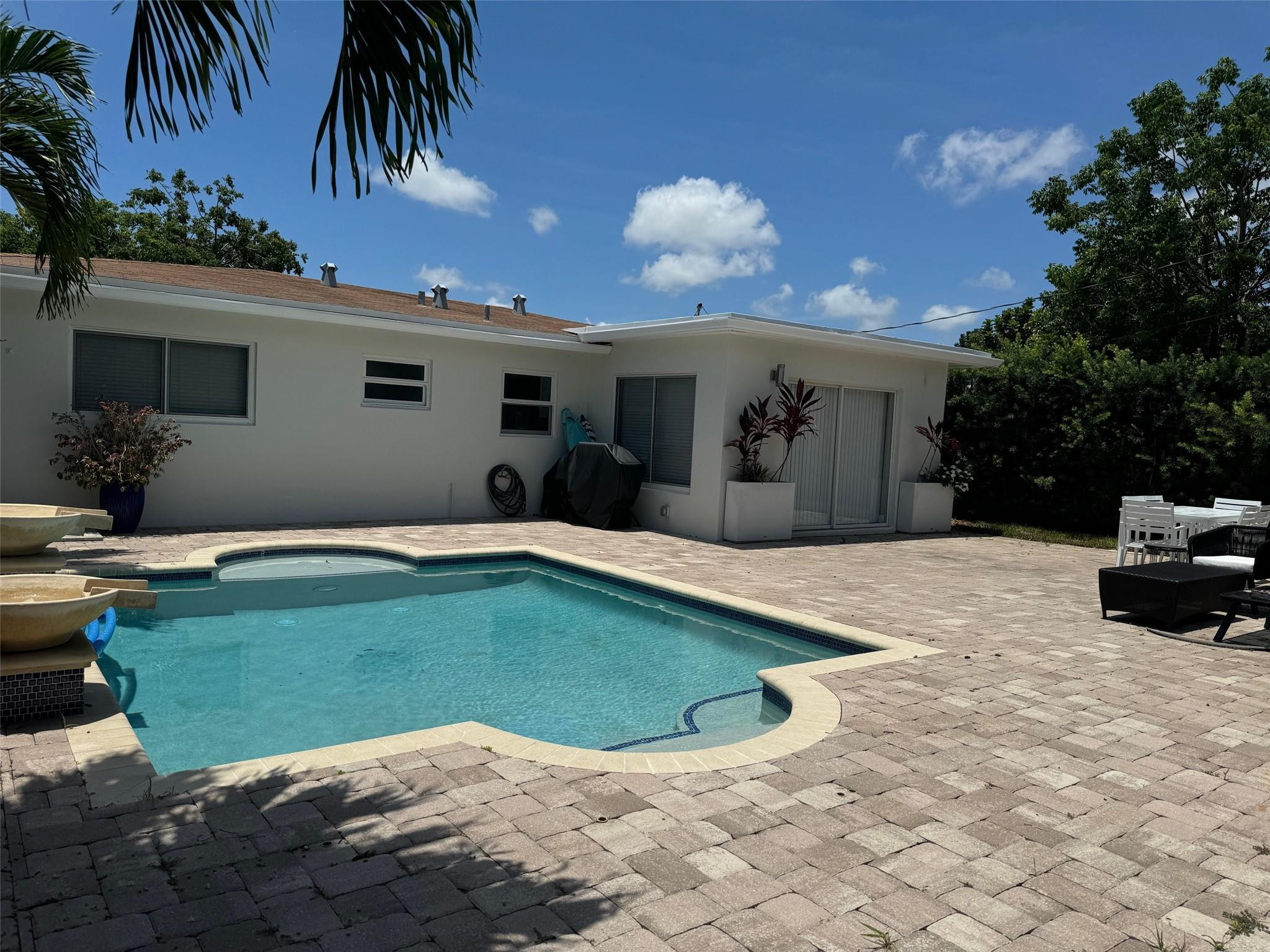 241 NE 48th Ct