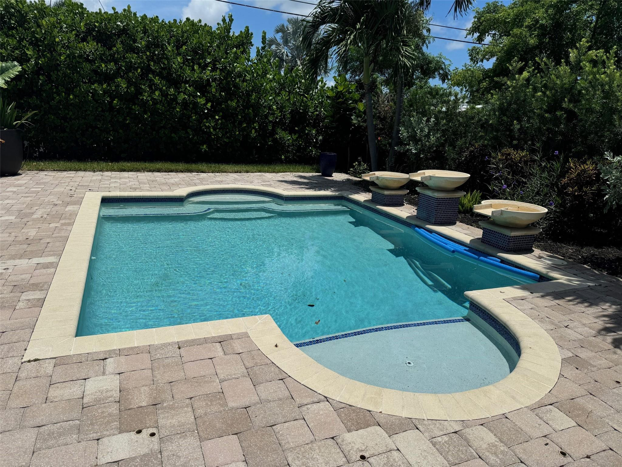 241 NE 48th Ct