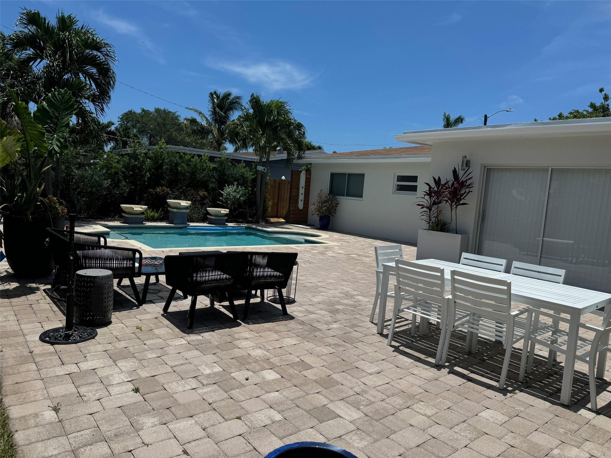 241 NE 48th Ct
