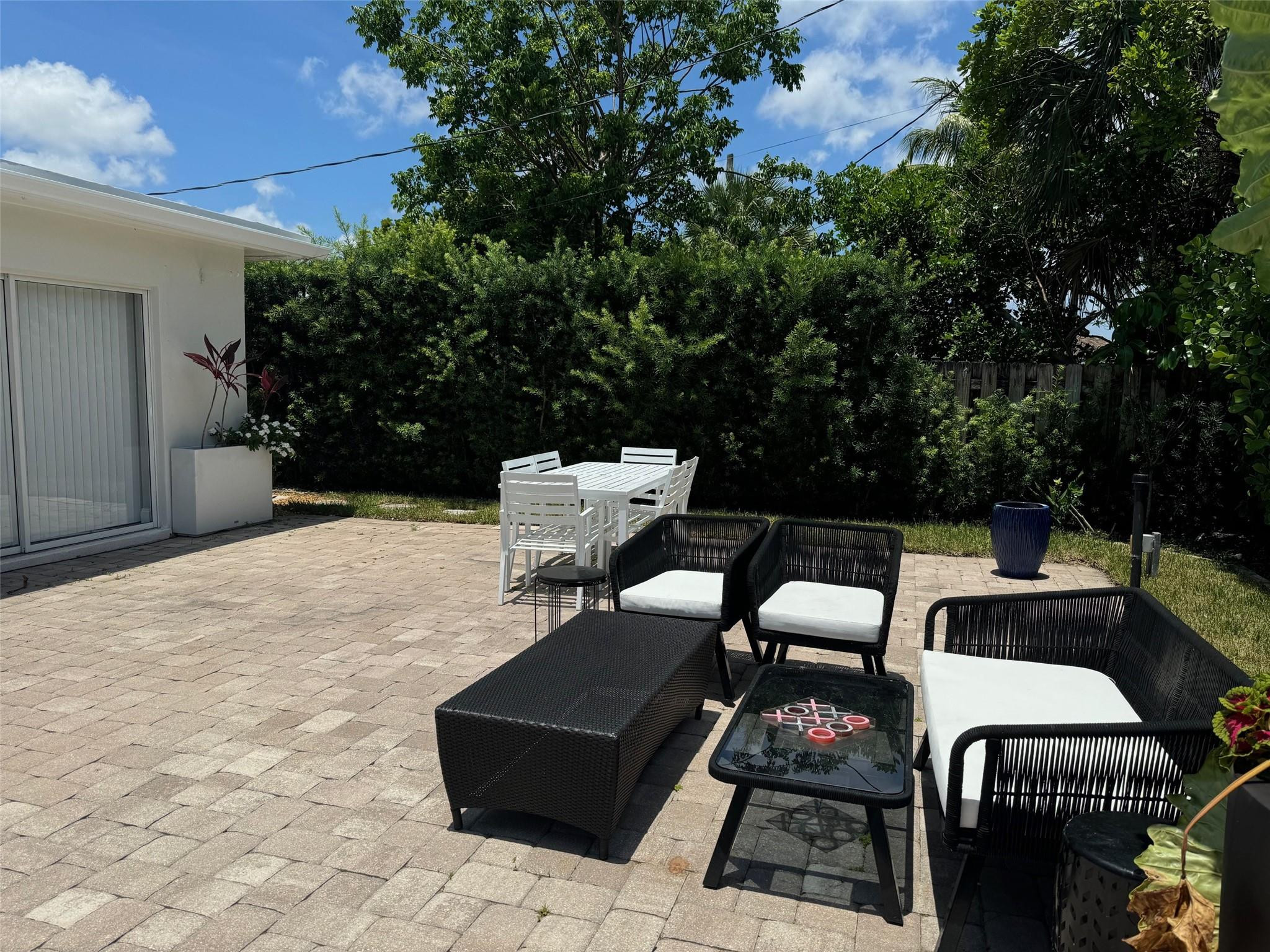 241 NE 48th Ct