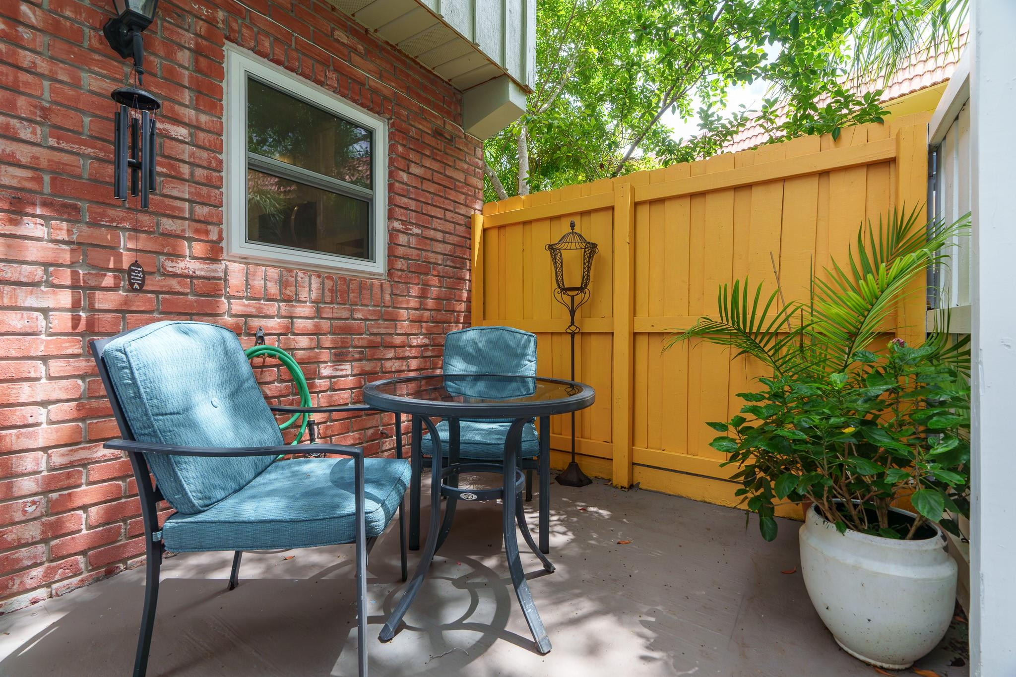 188 NE 20th Ct 1E