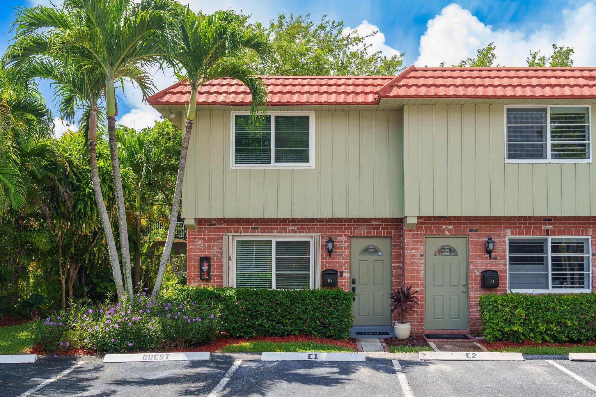 188 NE 20th Ct 1E