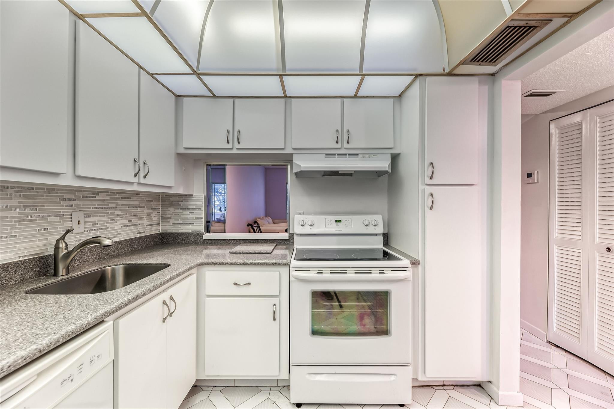 3180 Holiday Springs Blvd 5-207