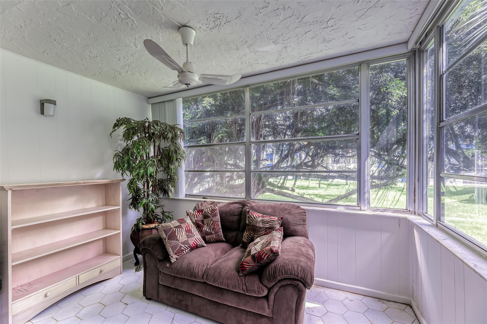 3180 Holiday Springs Blvd 5-207