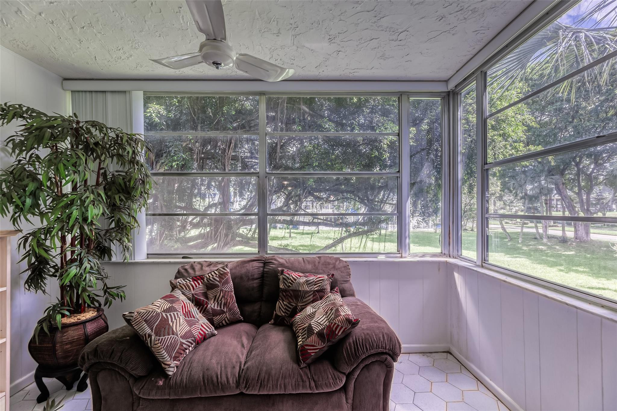 3180 Holiday Springs Blvd 5-207