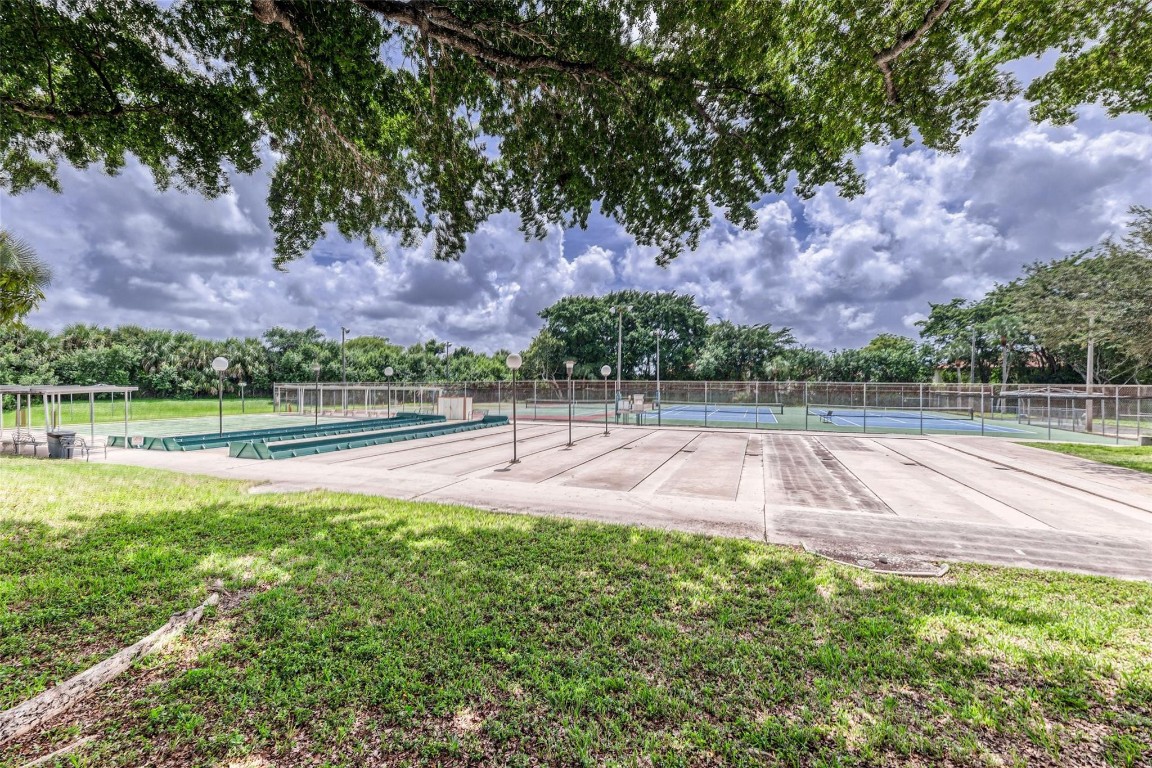 3180 Holiday Springs Blvd 5-207