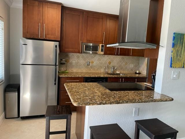 1311 NE 18th St 106