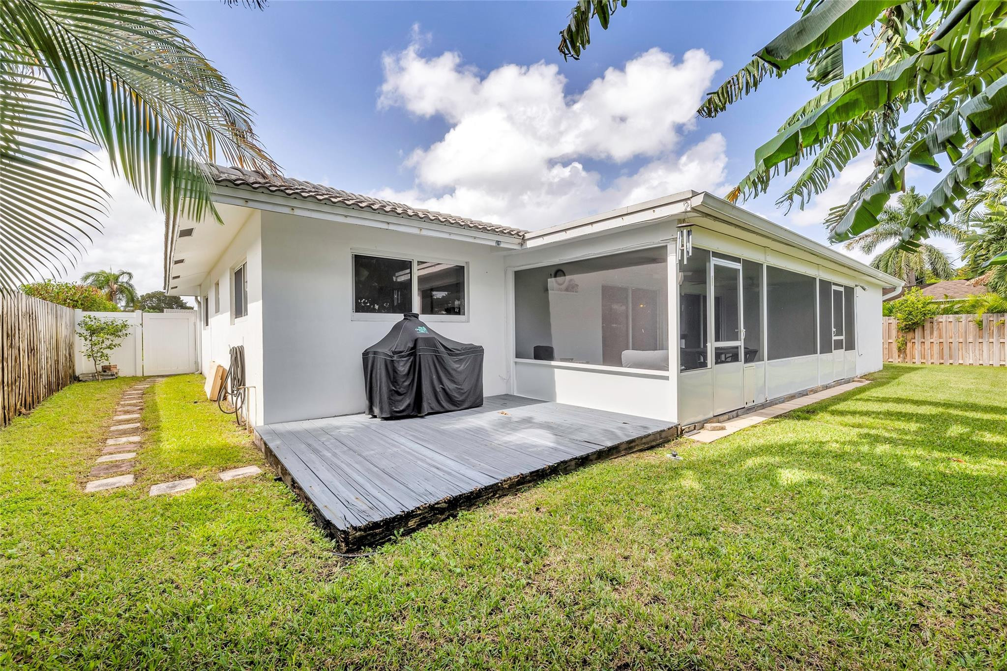 612 NE 24th Ave