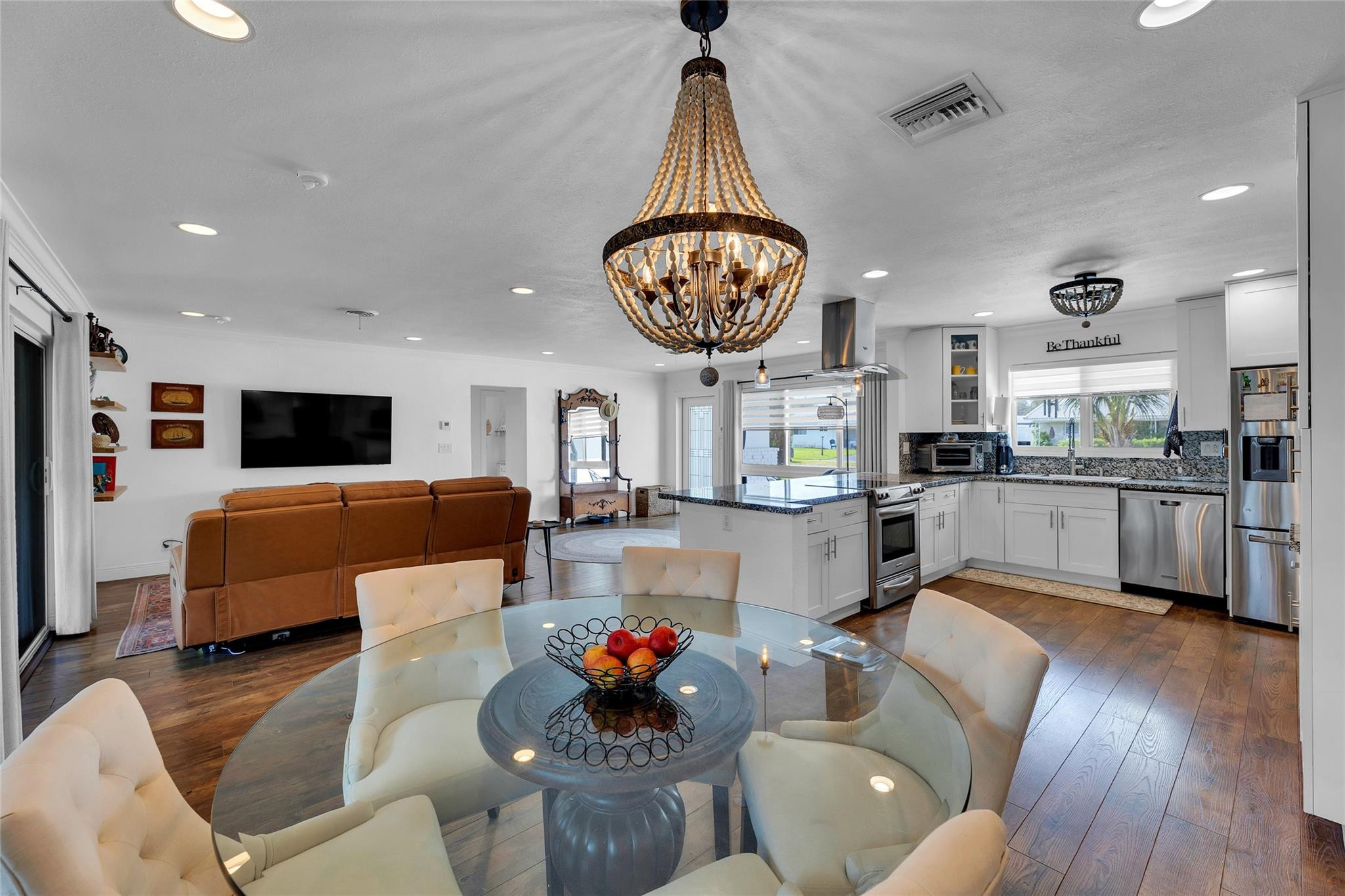 612 NE 24th Ave