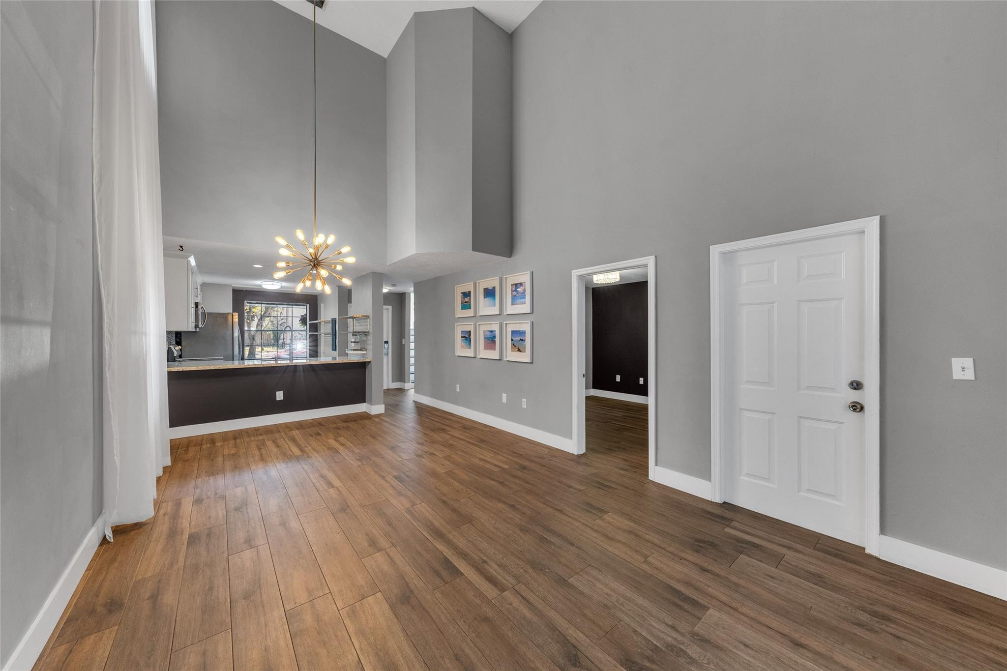 387 City View Dr 0