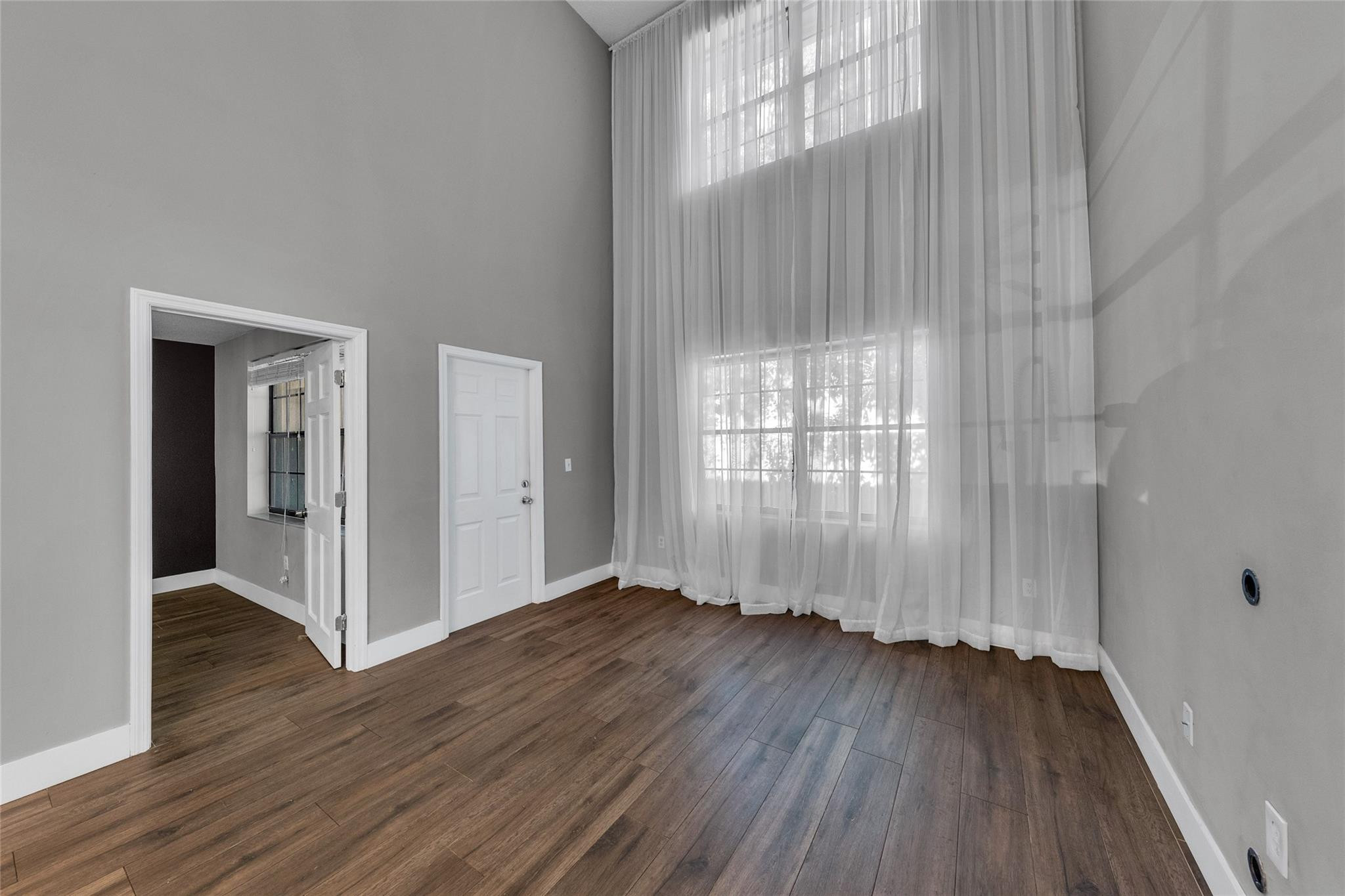 387 City View Dr 0
