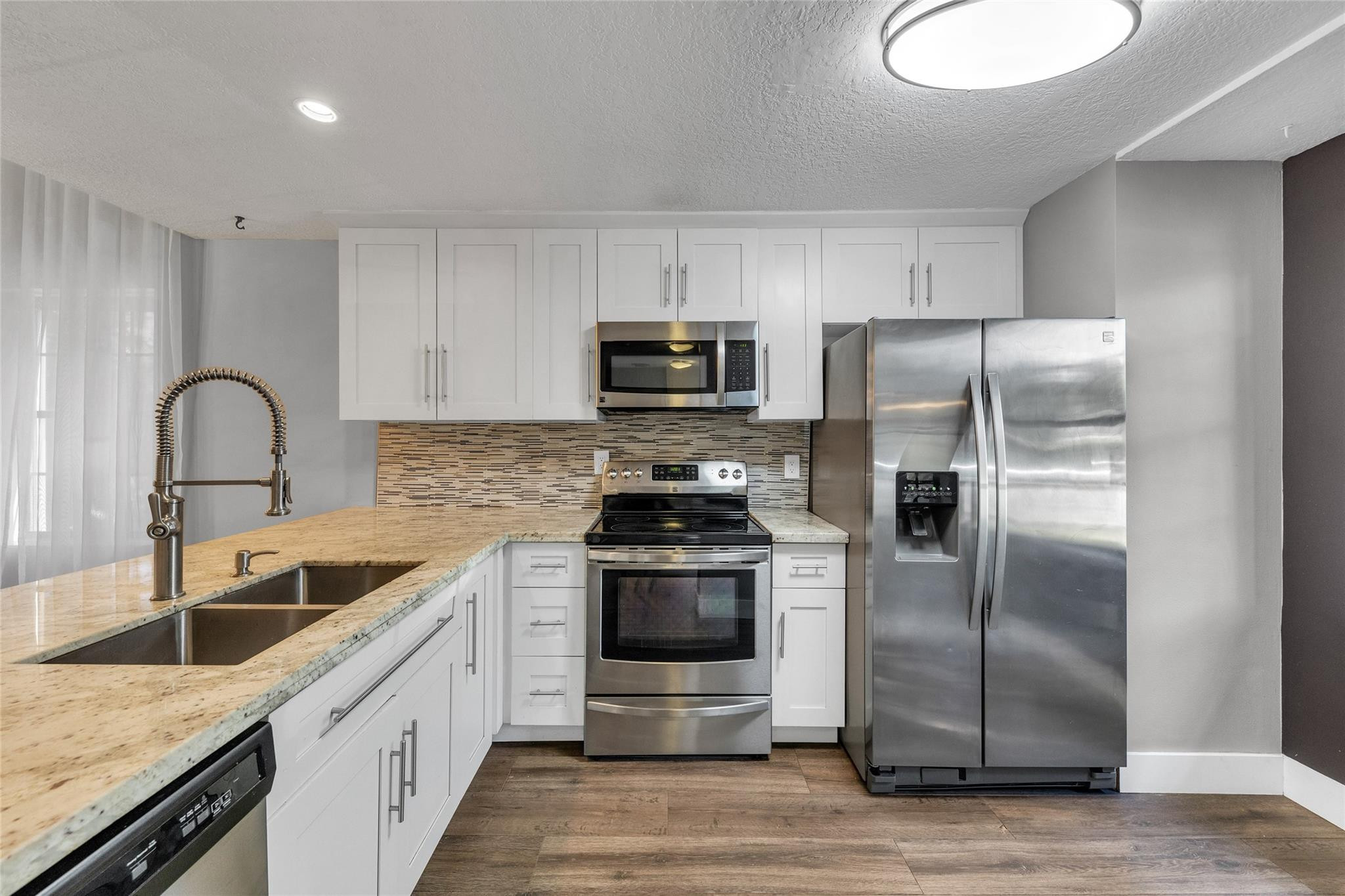 387 City View Dr 0