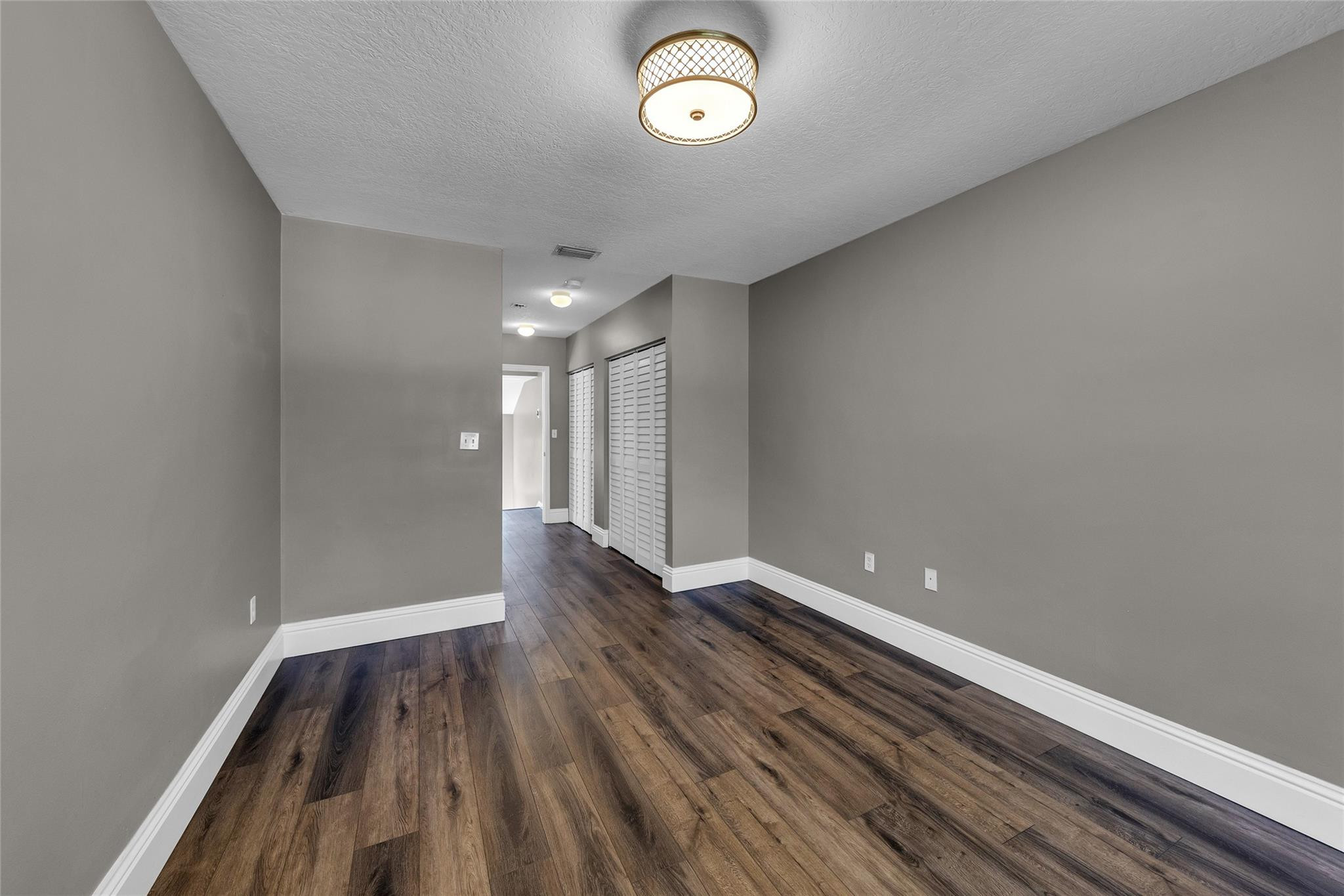 387 City View Dr 0